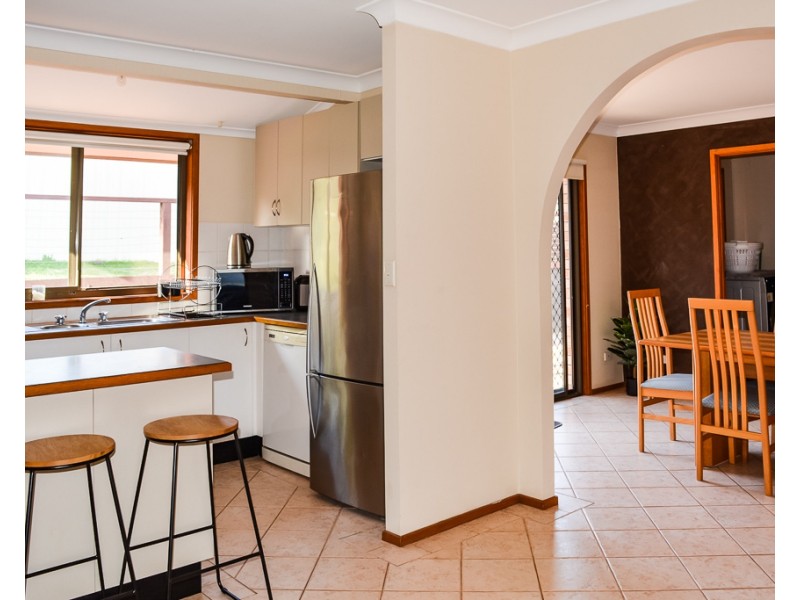 8 Craven Close, Maryland NSW 2287