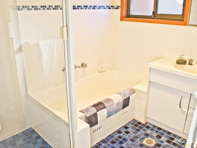 8 Craven Close, Maryland NSW 2287