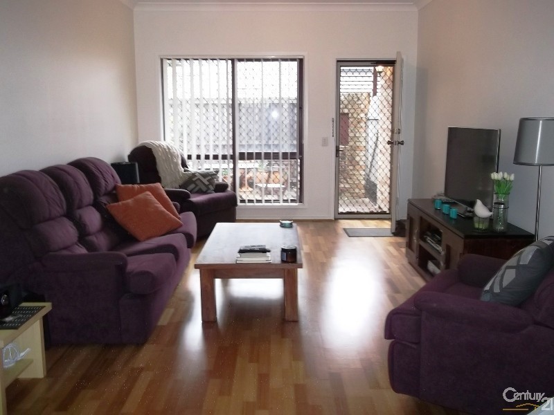 2/7 Steel Street, Hamilton NSW 2303