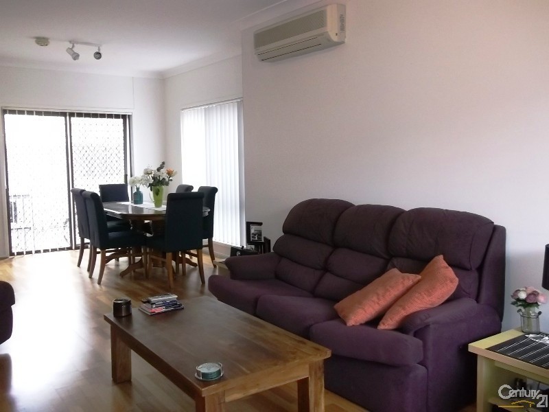 2/7 Steel Street, Hamilton NSW 2303