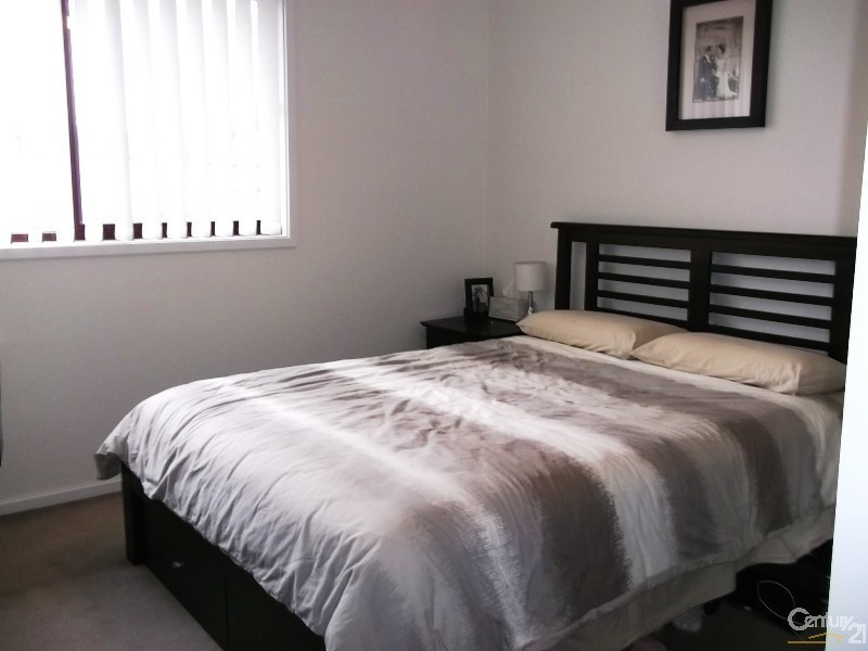 2/7 Steel Street, Hamilton NSW 2303