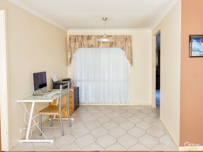 6 Woodbine Close, Woodberry NSW 2322