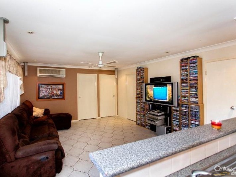 6 Woodbine Close, Woodberry NSW 2322