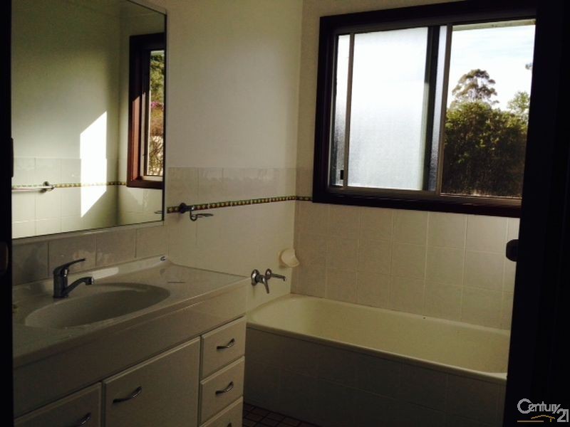 15 Berwick Street, Maryland NSW 2287