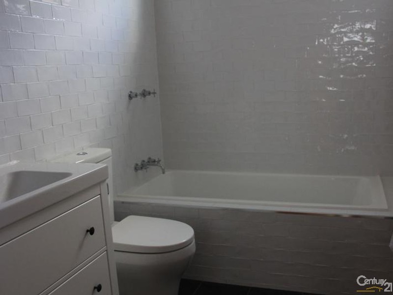 11 Edmund Street, Mayfield NSW 2304