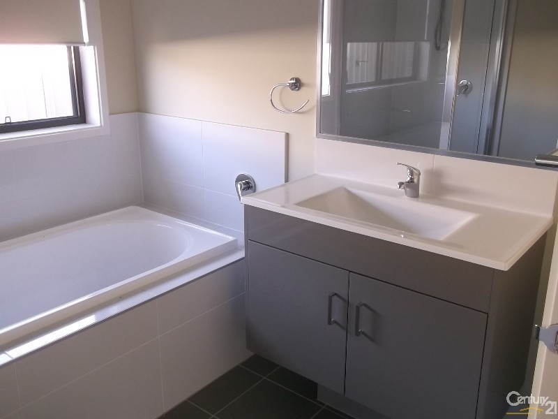 5 Campden, Thornton NSW 2322