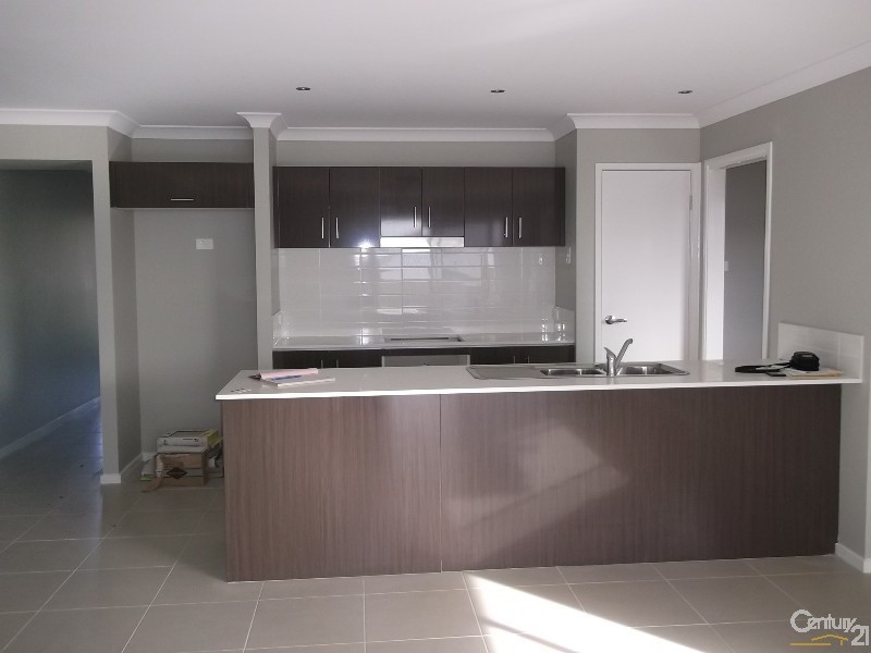 3 Glider Close, Aberglasslyn NSW 2320
