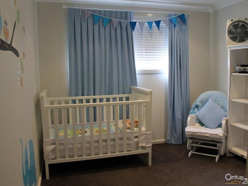 31 Ripon Way, Macquarie Hills NSW 2285