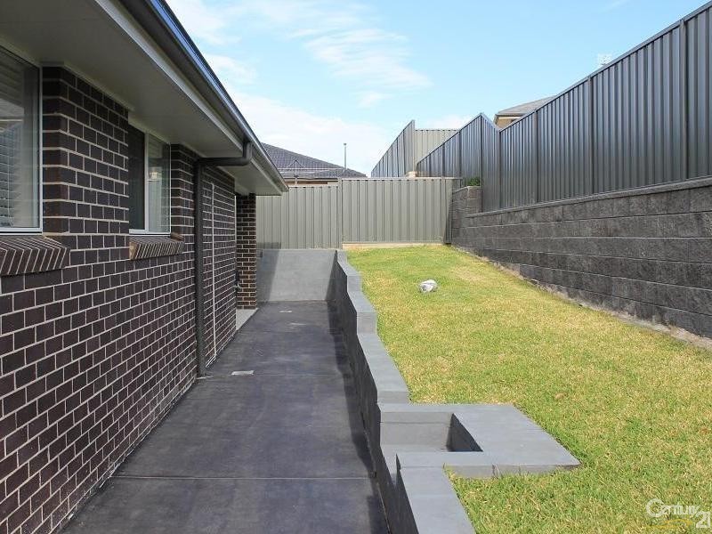 31 Ripon Way, Macquarie Hills NSW 2285