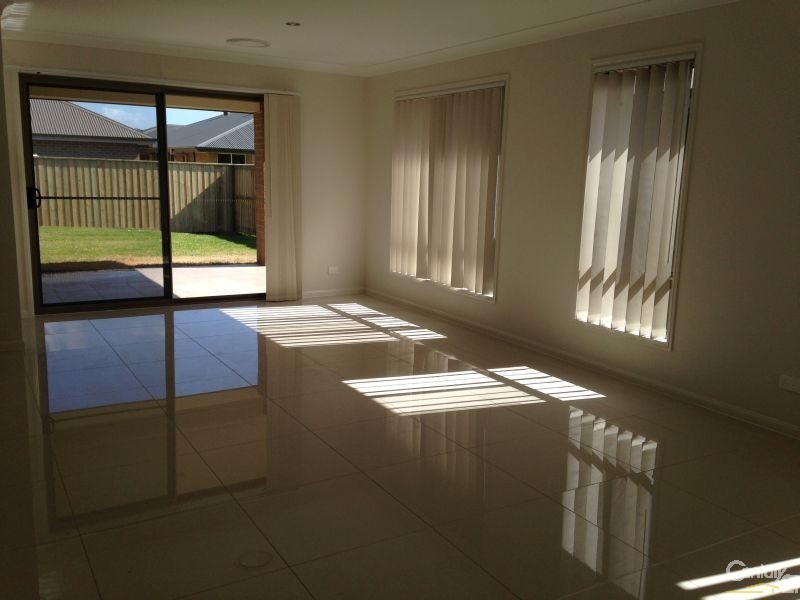 8 Kural Crescent, Fletcher NSW 2287