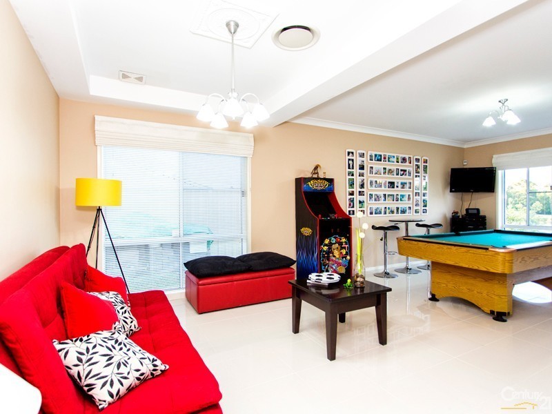 30 Glendore Parade, Maryland NSW 2287