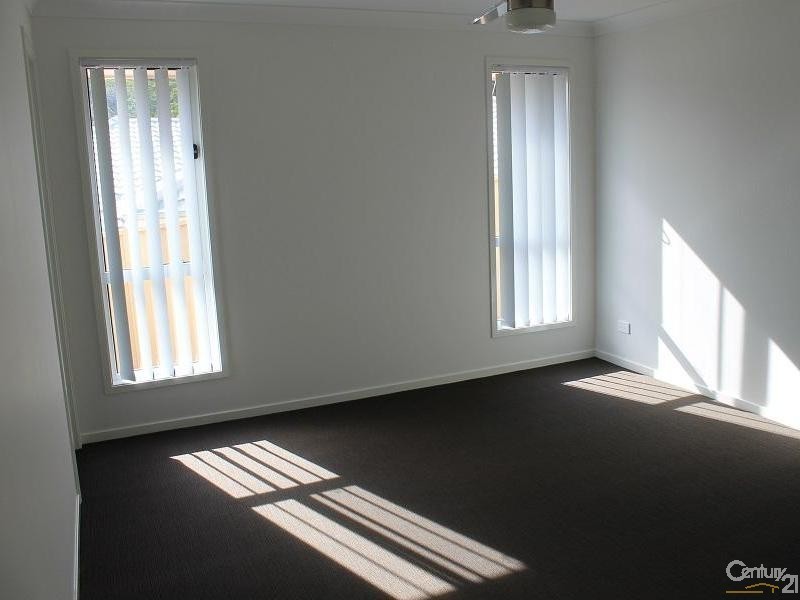 21 Medina Place, Cameron Park NSW 2285