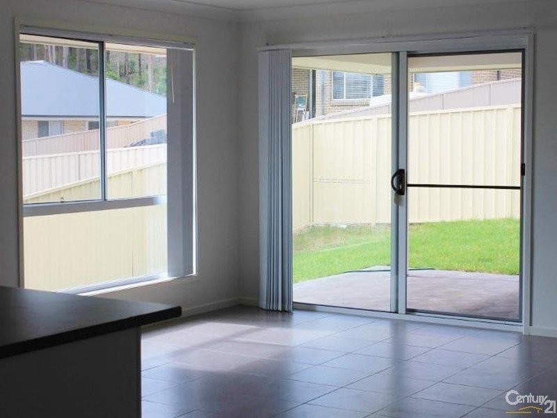 21 Medina Place, Cameron Park NSW 2285