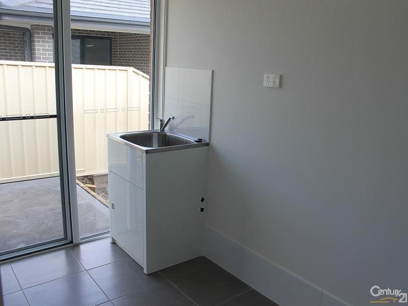 21 Medina Place, Cameron Park NSW 2285