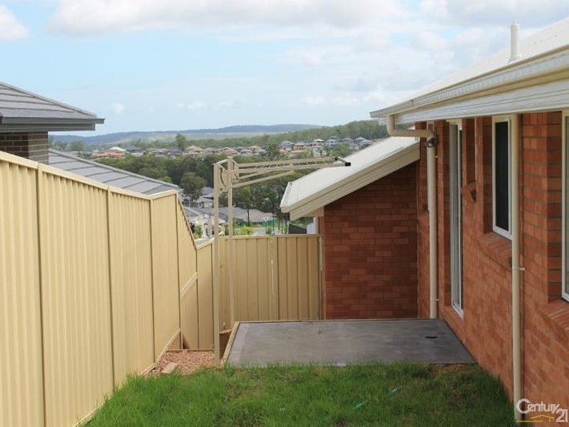 21 Medina Place, Cameron Park NSW 2285