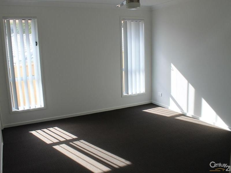 21 Medina Place, Cameron Park NSW 2285