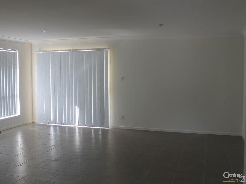 21 Medina Place, Cameron Park NSW 2285