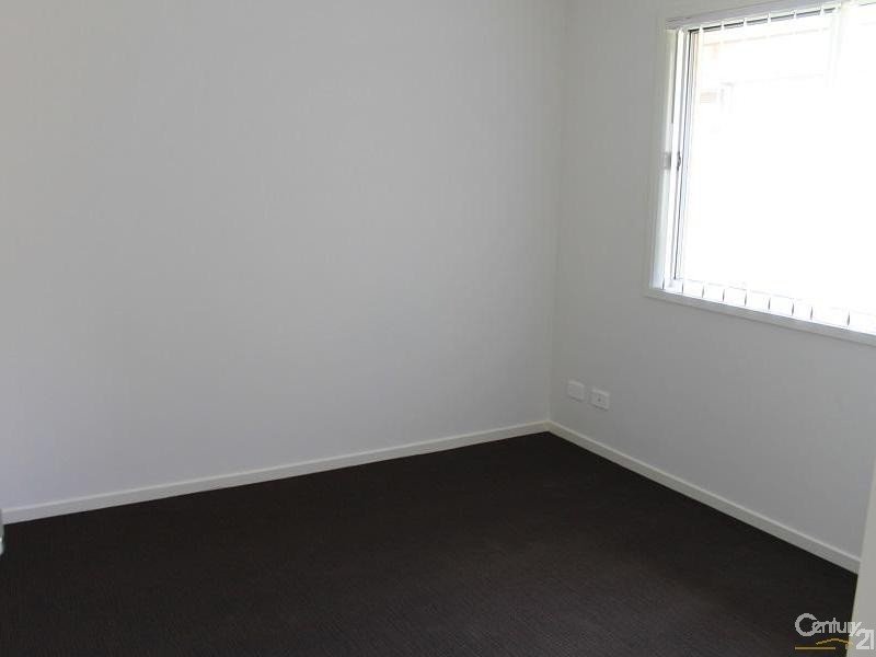 21 Medina Place, Cameron Park NSW 2285