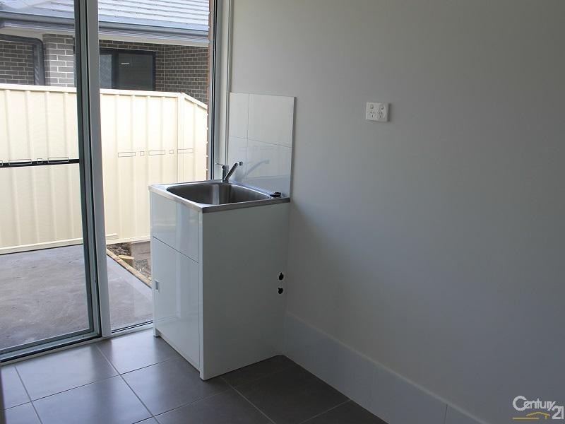21 Medina Place, Cameron Park NSW 2285