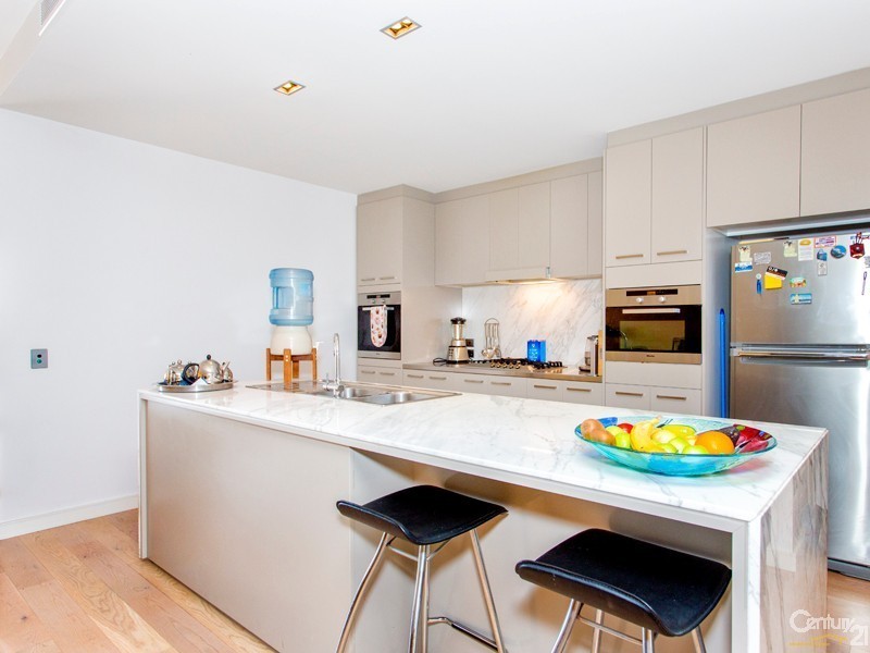 702/2 Honeysuckle Drive, Newcastle NSW 2300