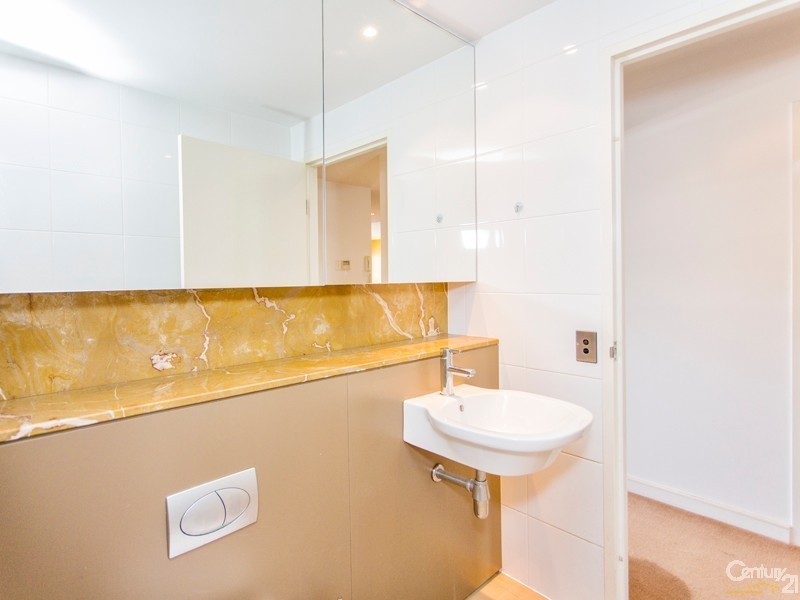 702/2 Honeysuckle Drive, Newcastle NSW 2300