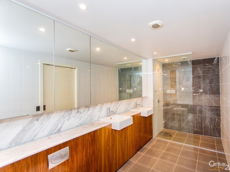 702/2 Honeysuckle Drive, Newcastle NSW 2300