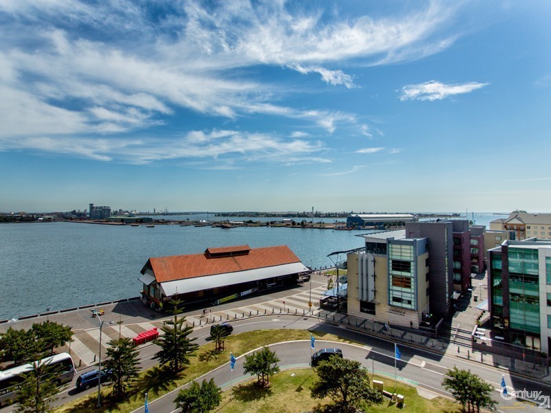 702/2 Honeysuckle Drive, Newcastle NSW 2300