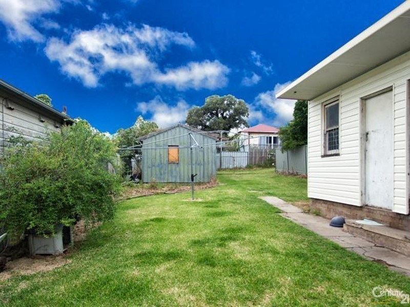 113 Woodstock Street, Mayfield NSW 2304