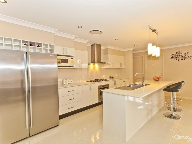 7 Tibin Drive, Fletcher NSW 2287