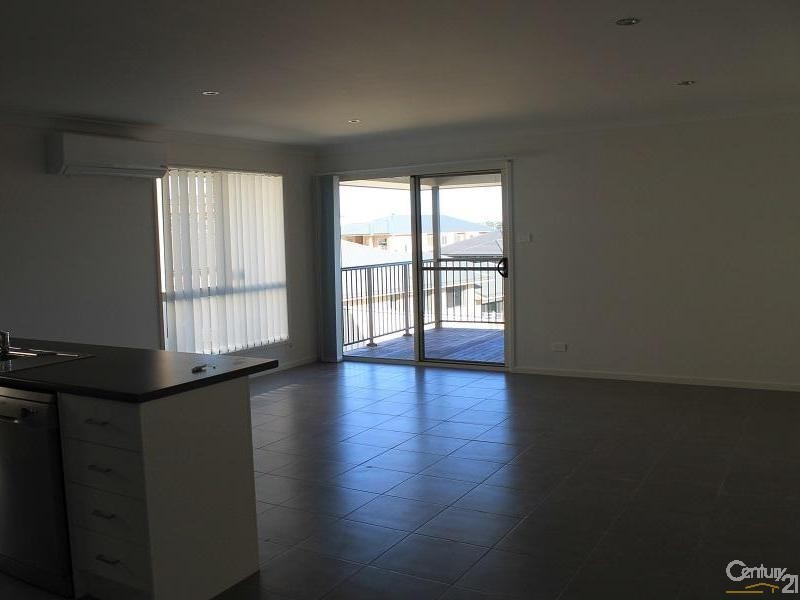 14 Sandfield Street, Cameron Park NSW 2285