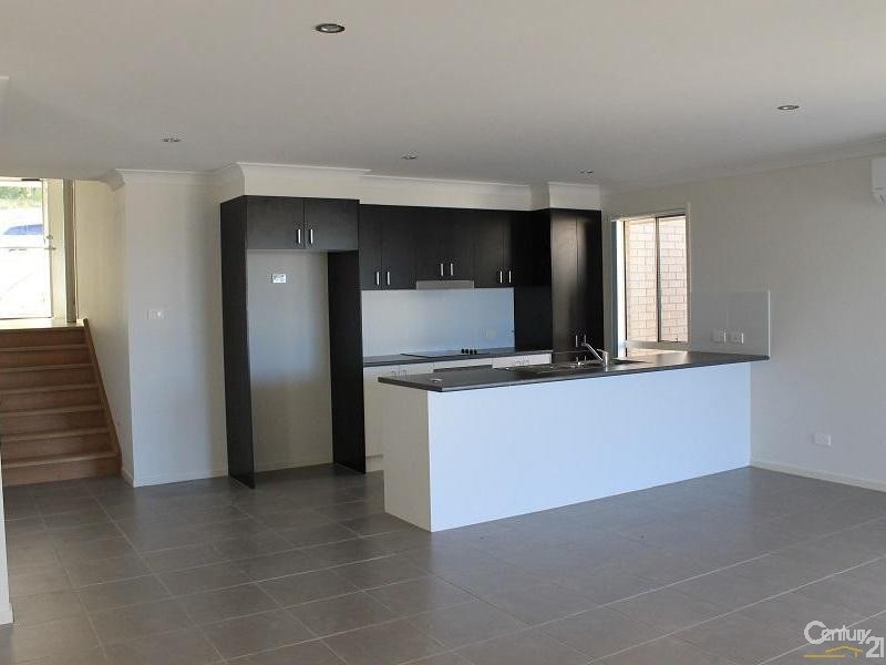 14 Sandfield Street, Cameron Park NSW 2285