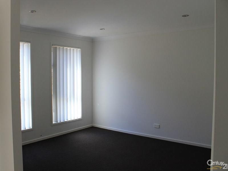 14 Sandfield Street, Cameron Park NSW 2285