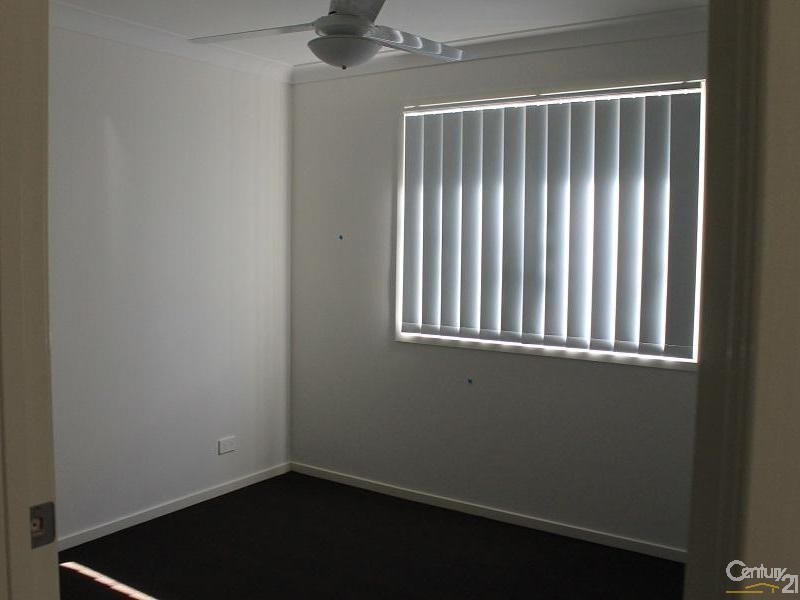 14 Sandfield Street, Cameron Park NSW 2285