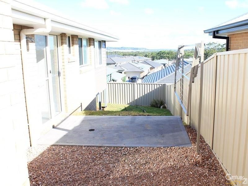 14 Sandfield Street, Cameron Park NSW 2285