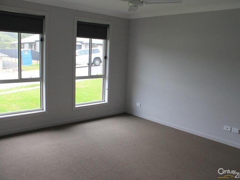 31 Boyne Crescent, Cameron Park NSW 2285