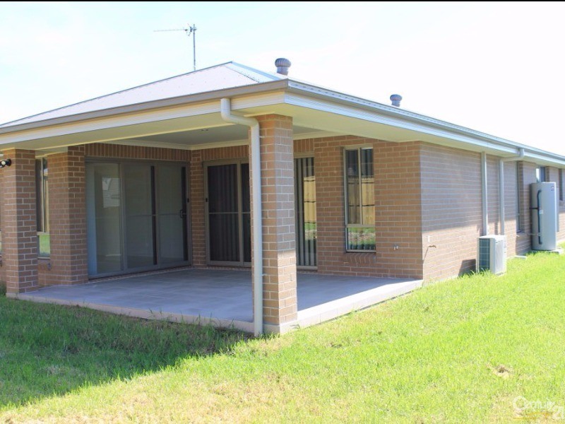 16 Gazelle Crescent, Fletcher NSW 2287