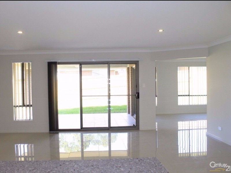 16 Gazelle Crescent, Fletcher NSW 2287