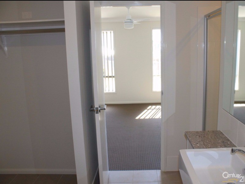 16 Gazelle Crescent, Fletcher NSW 2287