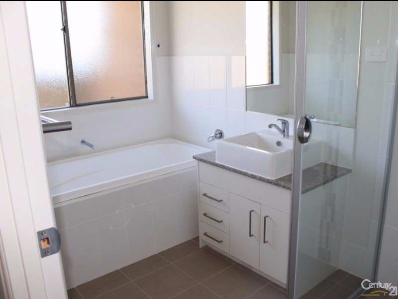 16 Gazelle Crescent, Fletcher NSW 2287