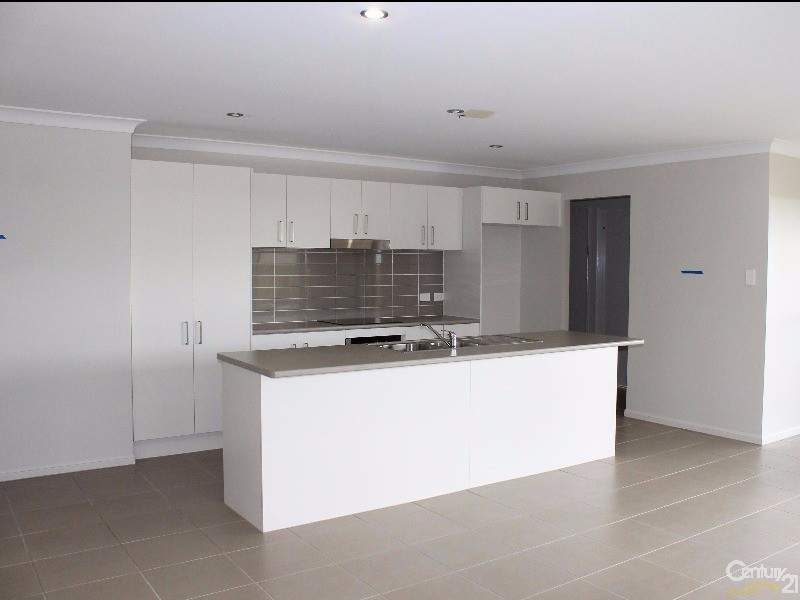 10 Yellena Street, Fletcher NSW 2287