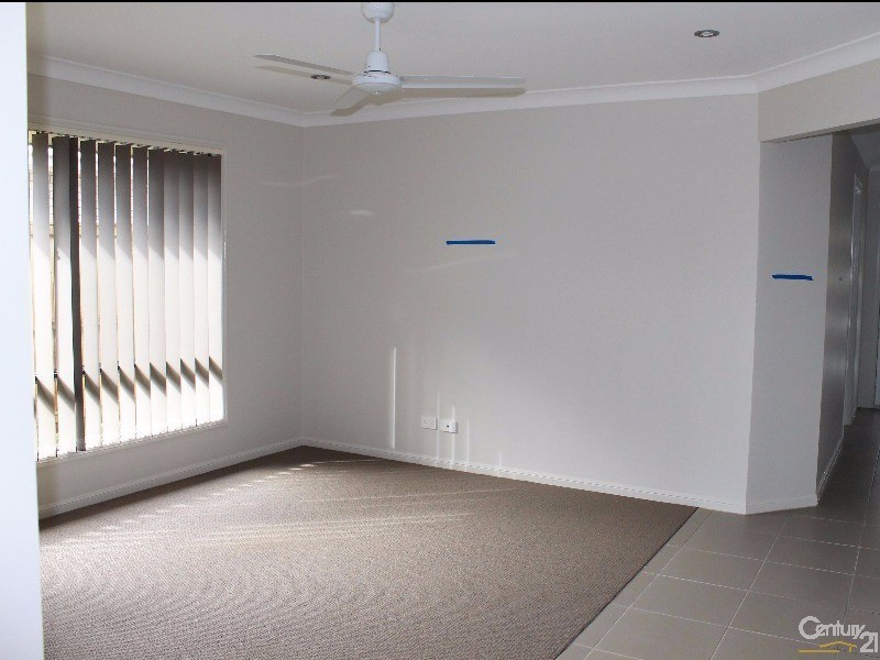 10 Yellena Street, Fletcher NSW 2287