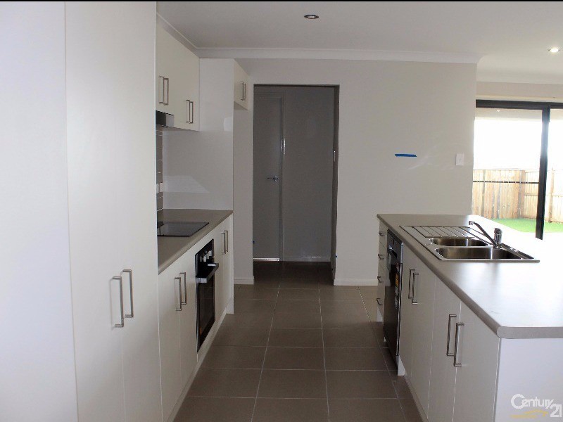 10 Yellena Street, Fletcher NSW 2287