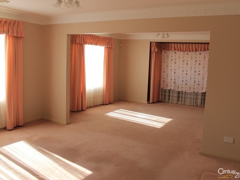 18 Dianella Court, Warabrook NSW 2304