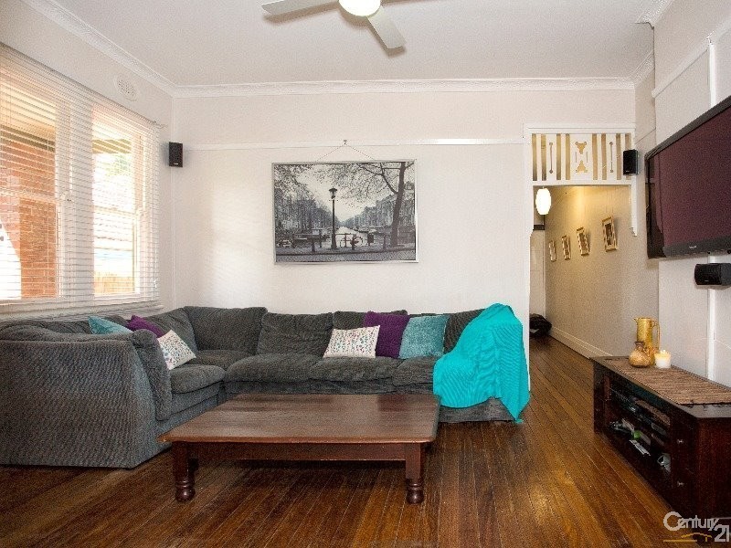 2 Everton Street, Hamilton NSW 2303