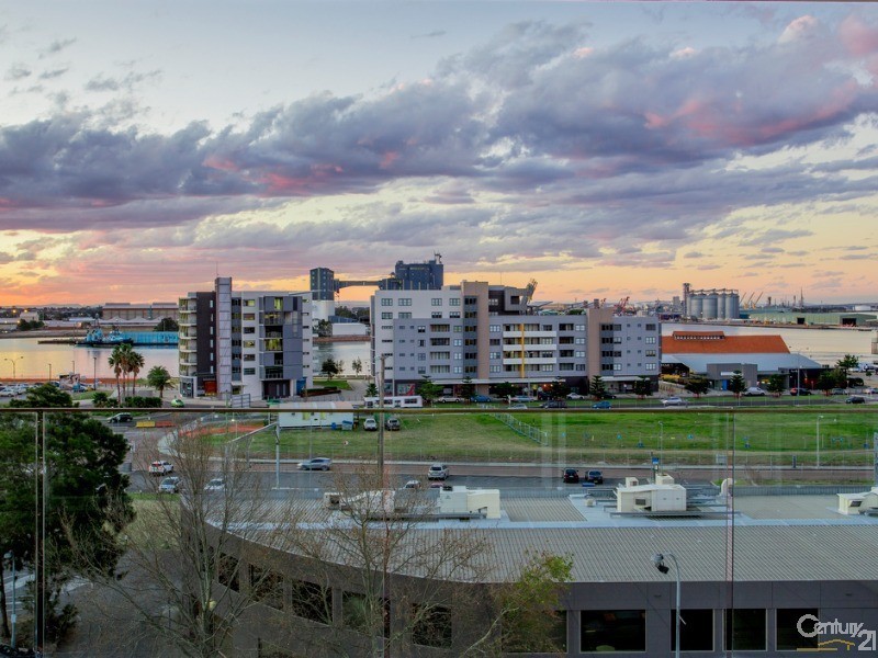 702/489 Hunter Street, Newcastle NSW 2300