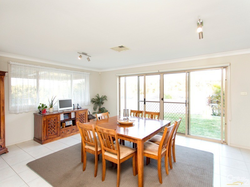 22 Ripon Way, Macquarie Hills NSW 2285