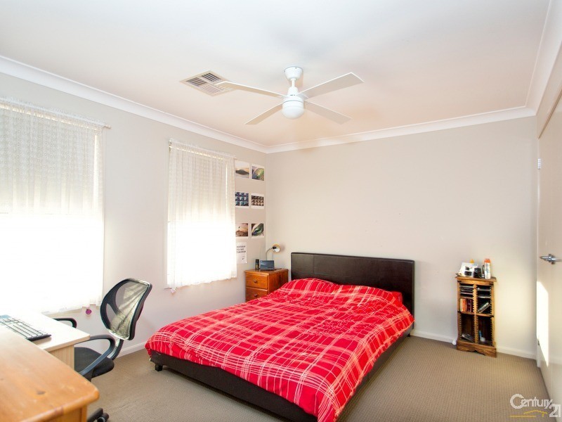 22 Ripon Way, Macquarie Hills NSW 2285