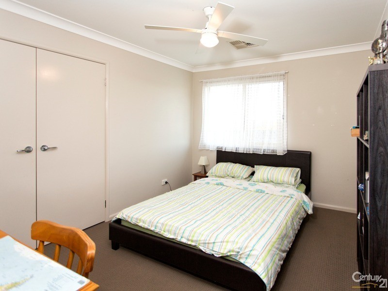22 Ripon Way, Macquarie Hills NSW 2285