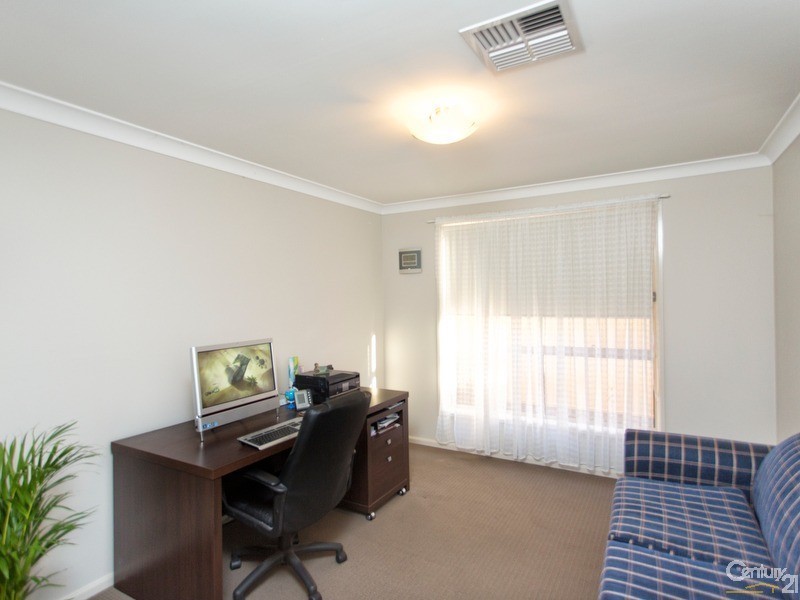 22 Ripon Way, Macquarie Hills NSW 2285