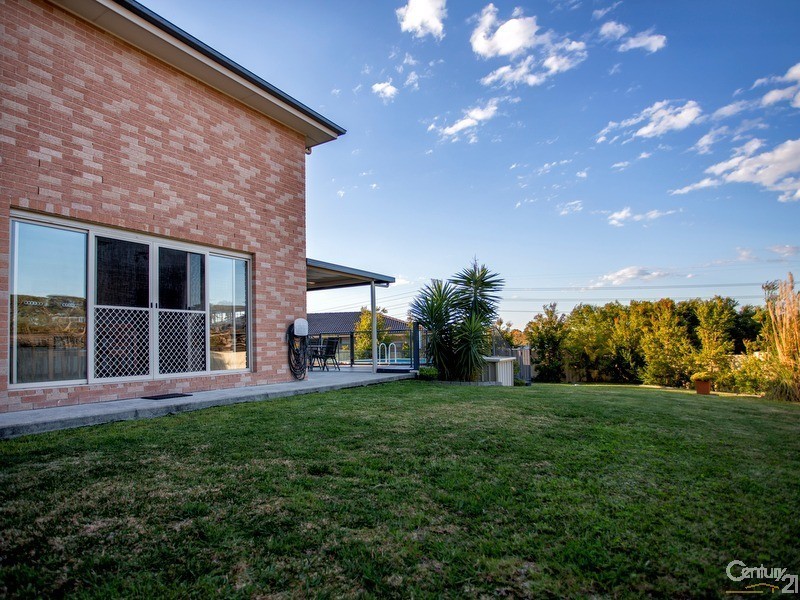 22 Ripon Way, Macquarie Hills NSW 2285